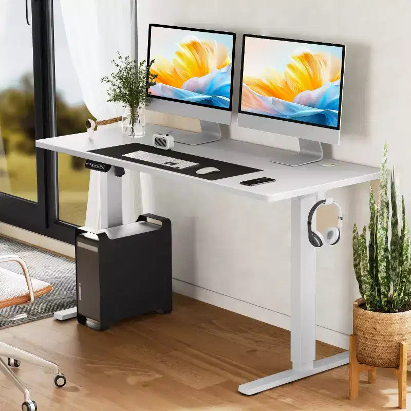 Scrivania elettrica regolabile in altezza 160 cm, piano giuntato con 2 ganci e gestione cavi, bianca