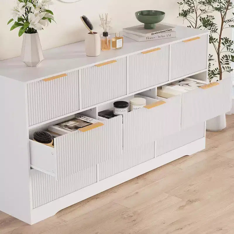 Cassettiera scanalata per camera da letto, comò doppio a 10 cassetti con maniglie dorate, mobile moderno per camera da letto e organizzazione dell'armadio