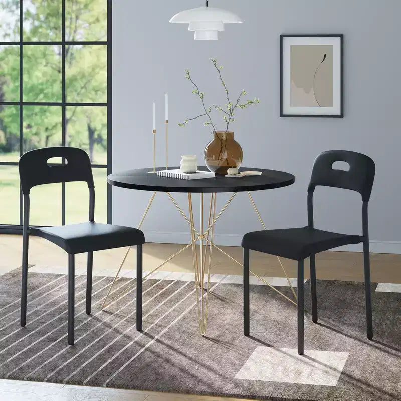 Set di 4 sedie da pranzo impilabili moderne, seduta in plastica bianca con gambe in metallo, schienale ergonomico, impermeabile e resistente alle macchie, sedie per interni ed esterni