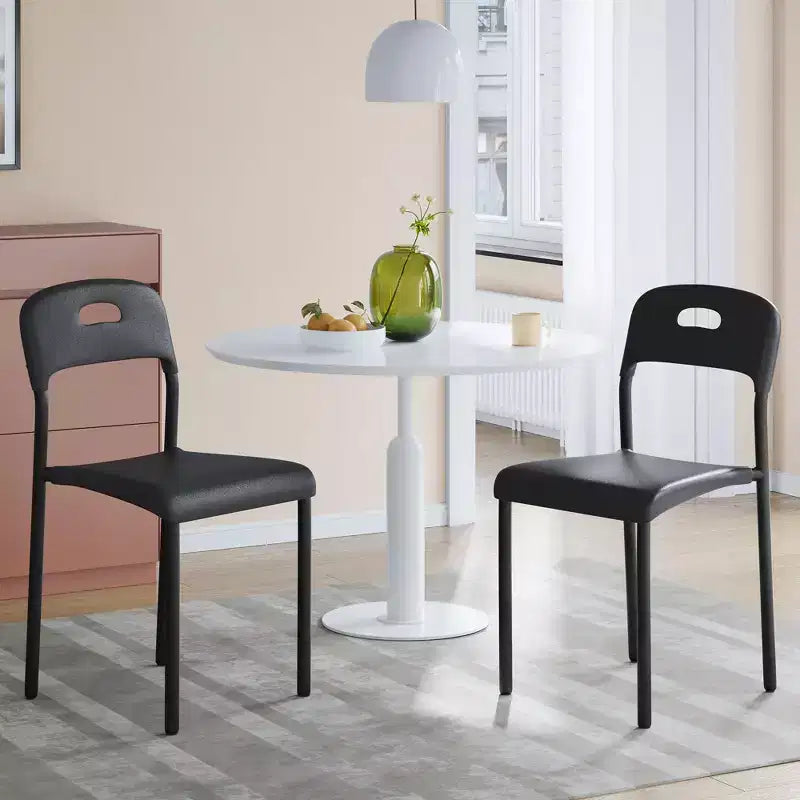 Set di 4 sedie da pranzo impilabili moderne, seduta in plastica bianca con gambe in metallo, schienale ergonomico, impermeabile e resistente alle macchie, sedie per interni ed esterni