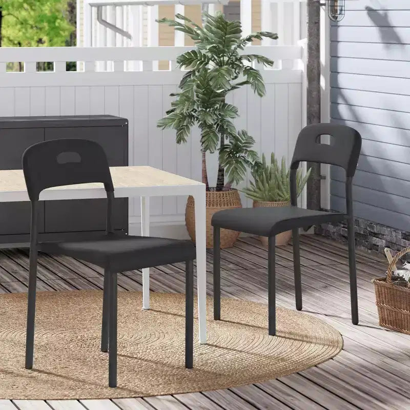 Set di 4 sedie da pranzo impilabili moderne, seduta in plastica bianca con gambe in metallo, schienale ergonomico, impermeabile e resistente alle macchie, sedie per interni ed esterni