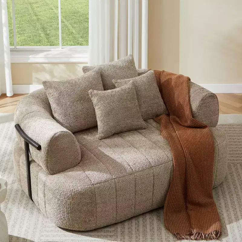 Divano letto Cloud con seduta profonda oversize in Boucle da 64" con 4 cuscini e supporto in metallo